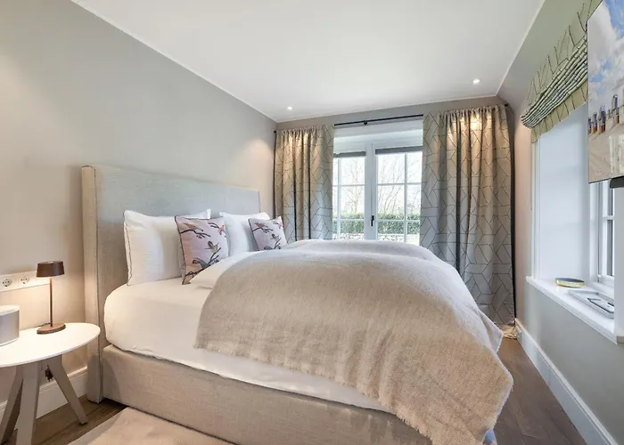 Greta S Hues Archsum